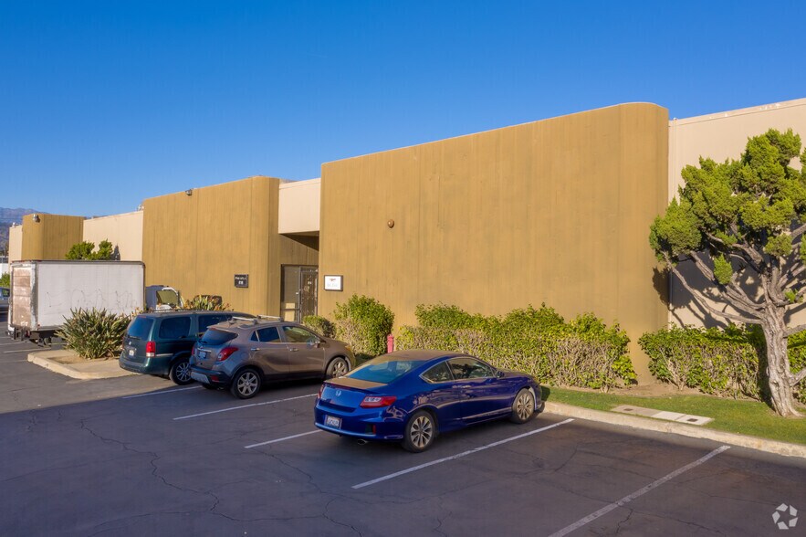 More Photos Of 822-832 N Grand Ave, Covina Warehouse For Lease