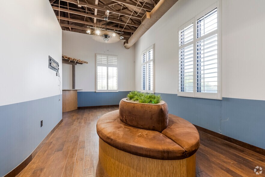 More Photos Of 1635 N Greenfield Rd, Mesa Medical For Sale