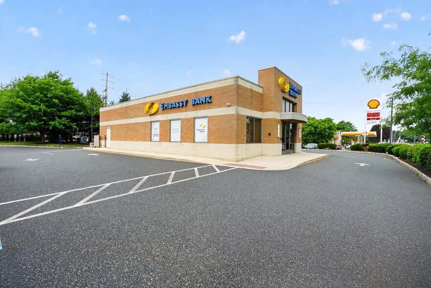 More Photos Of 1142 S Cedar Crest Blvd, Allentown Bank For Sale