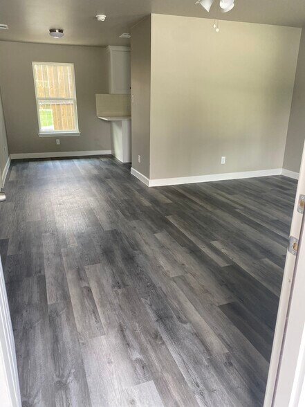 More Photos Of 8817 Emmott Rd, Houston Office For Lease