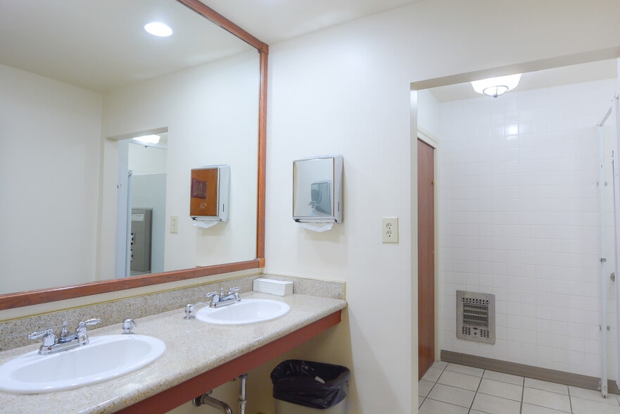 More Photos Of 750 W 2nd Ave, Anchorage Office For Lease