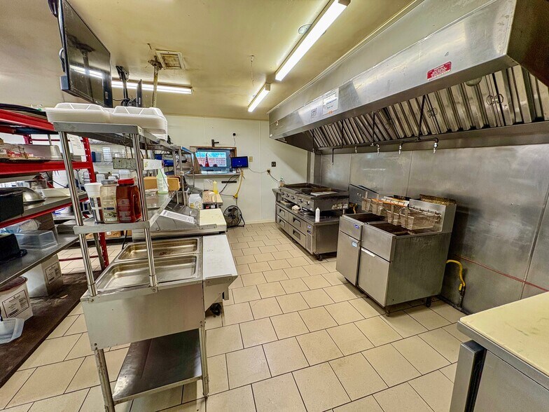 More Photos Of 6223 W Roundbunch Rd, Orange Restaurant For Sale