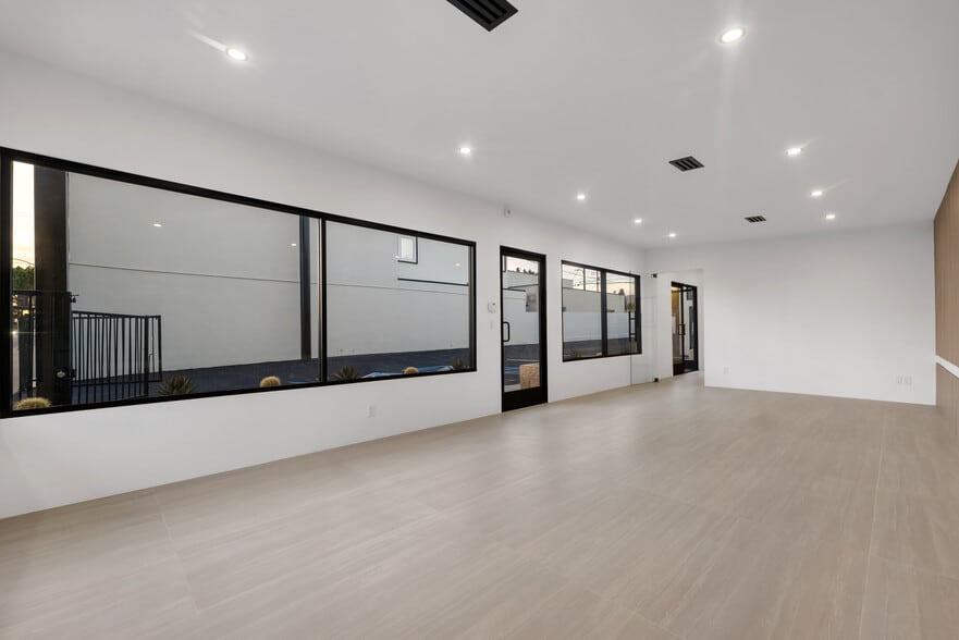 More Photos Of 17733 Chatsworth St, Granada Hills Auto Repair For Lease