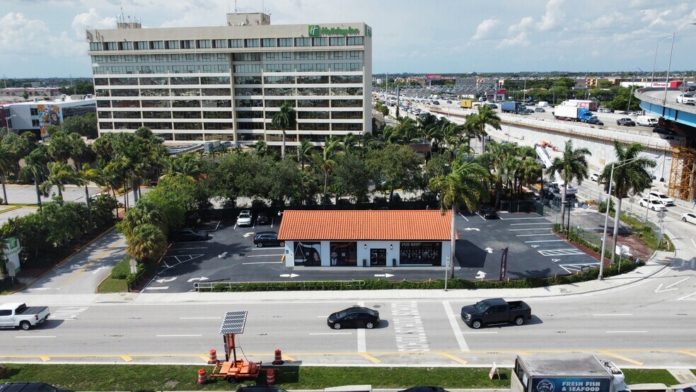 More Photos Of 7701 NW 103rd St, Hialeah Storefront Retail Office For Lease