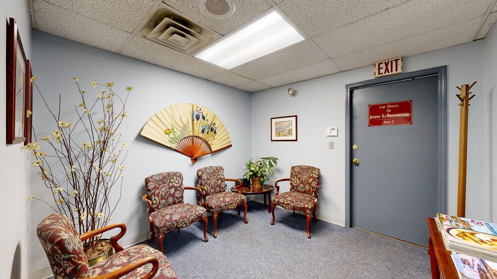 More Photos Of 16 Bourbon St, Peabody Office For Sale