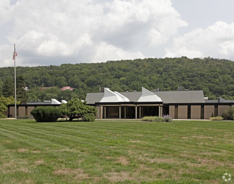 More Photos Of 125 S Greenbush Rd, Orangeburg Warehouse For Lease