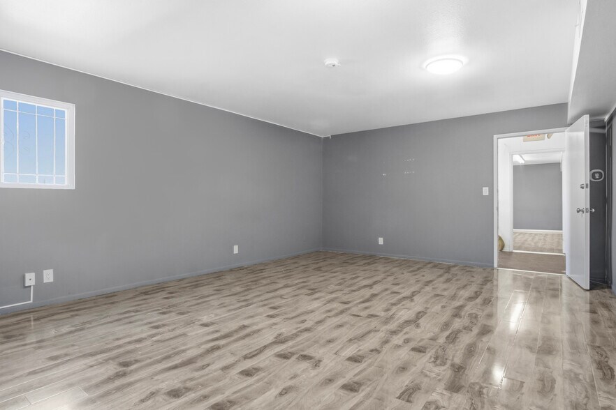 More Photos Of 4306-4310 W Victory Blvd, Burbank Storefront Retail Office For Sale