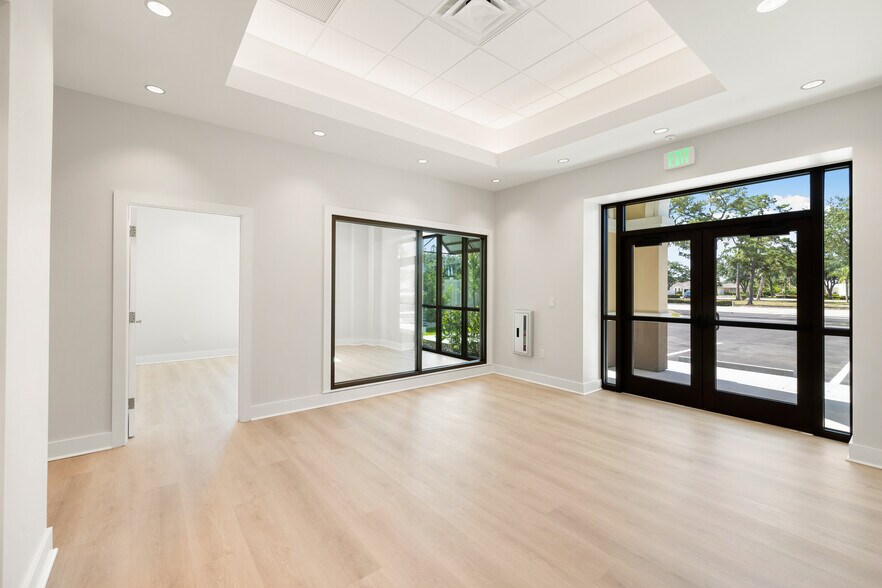 More Photos Of 8111 Broadway Ave E, Estero Storefront Retail Office For Lease