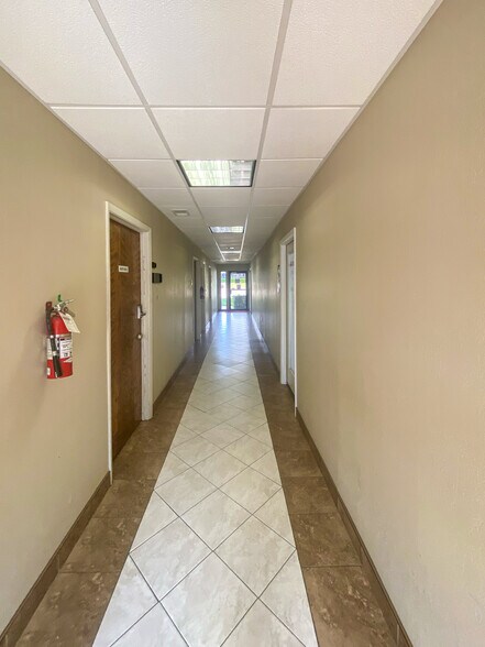 More Photos Of 1420 N Cooper St, Arlington Office For Sale