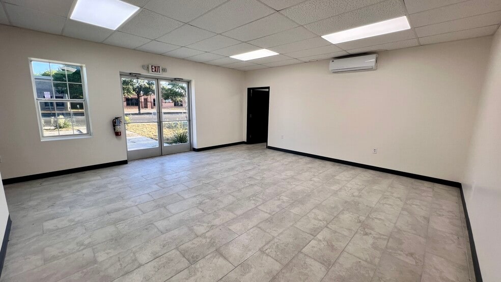 More Photos Of 7822 Fortune Dr, San Antonio Warehouse For Lease