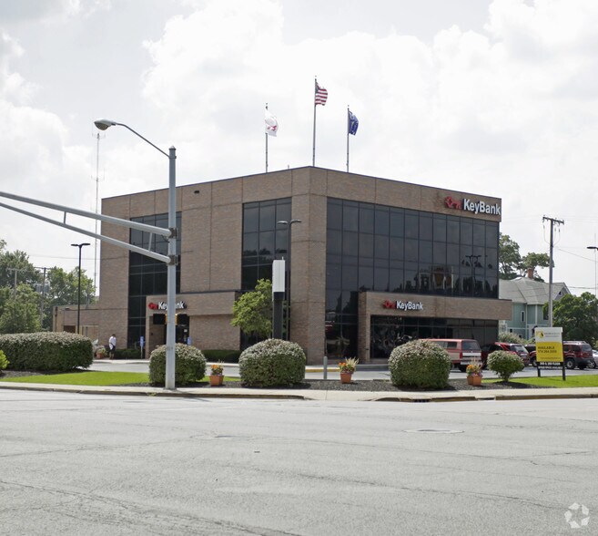 Primary Photo Of 221 N Main St, Goshen Office For Lease