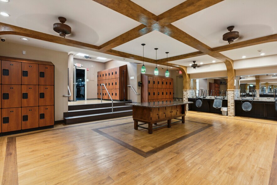 More Photos Of 1900 S Christopher Columbus Blvd, Philadelphia Freestanding For Sale