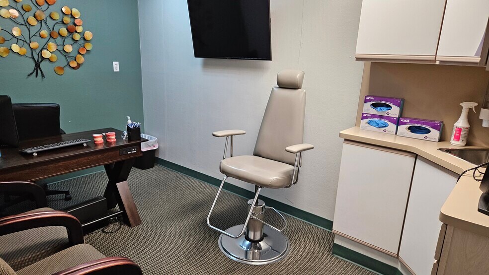 More Photos Of 1212-1214 12th St, Modesto Medical For Lease