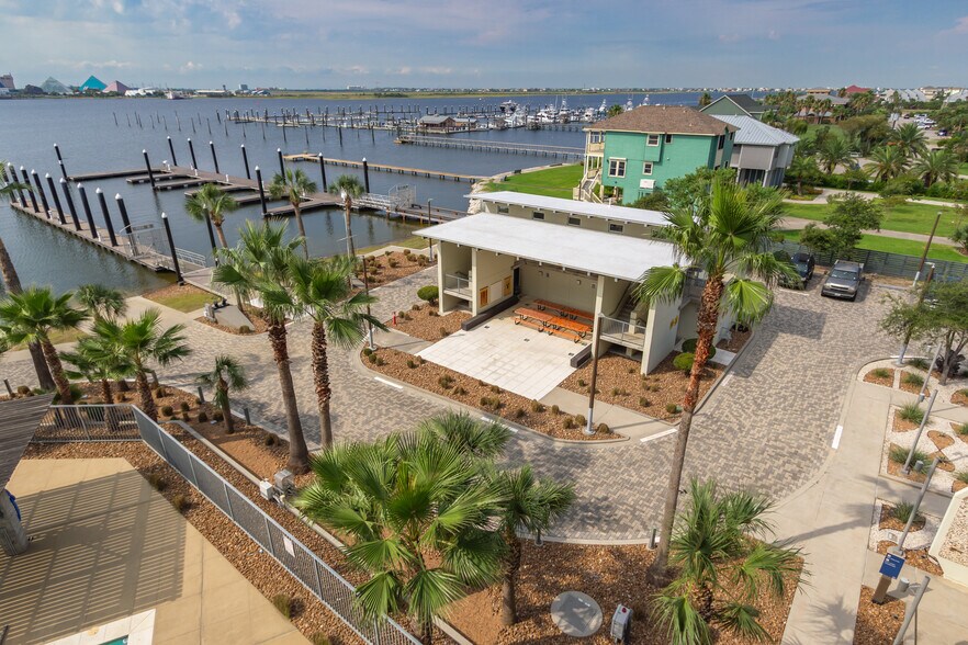 More Photos Of 7509 Broadway St, Galveston Lodge Meeting Hall For Sale