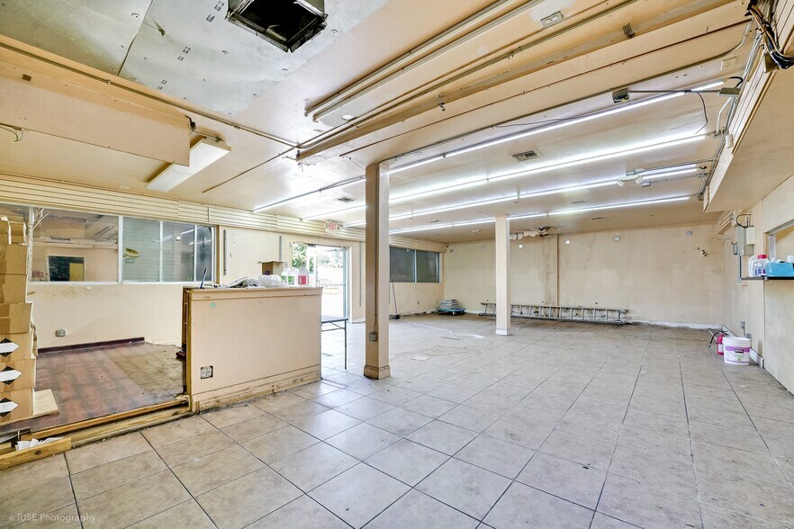 More Photos Of 2381-2389 NW 54th St, Miami Freestanding For Lease