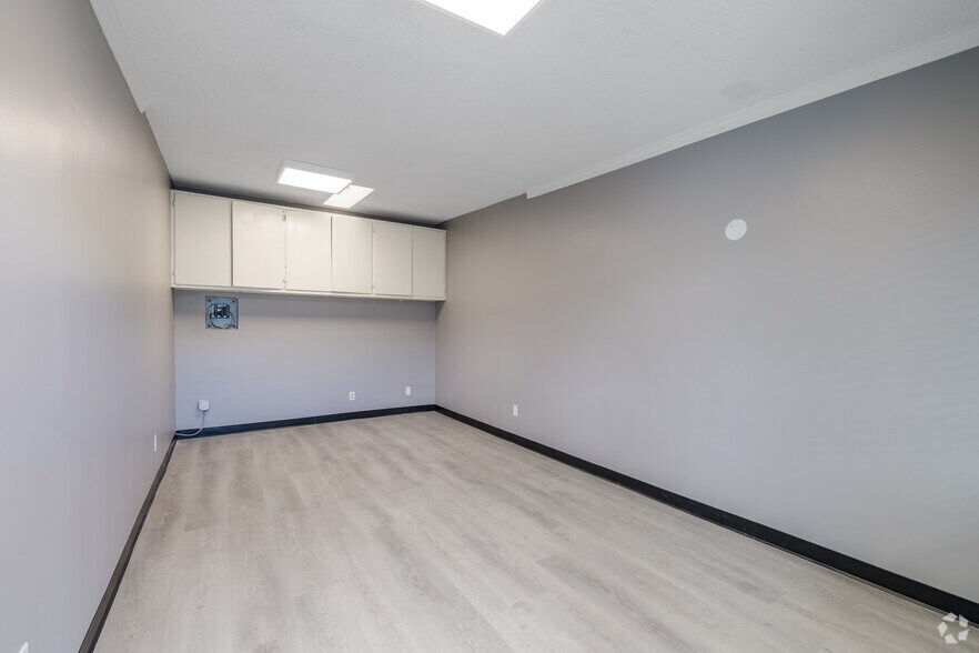 More Photos Of 24248 Crenshaw Blvd, Torrance Office For Sale