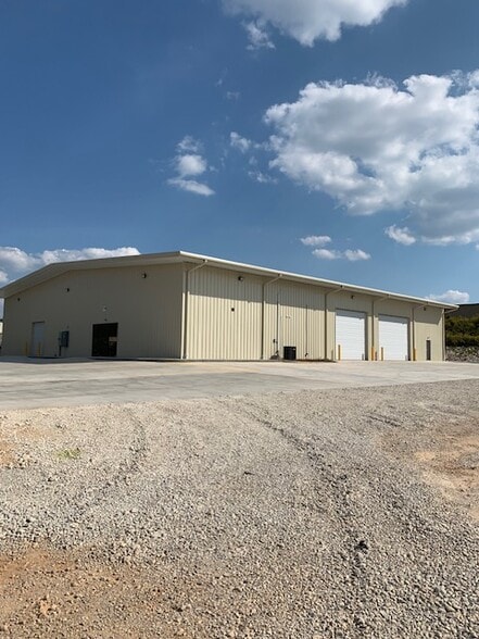 More Photos Of 110 Spacegate Dr NW, Huntsville Industrial For Lease