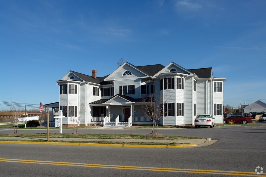 Primary Photo Of 106 Saint Marys Ave, La Plata Office For Lease