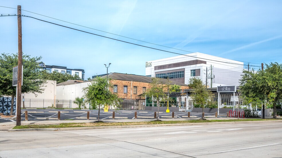 More Photos Of 3304 Milam St, Houston Restaurant For Sale