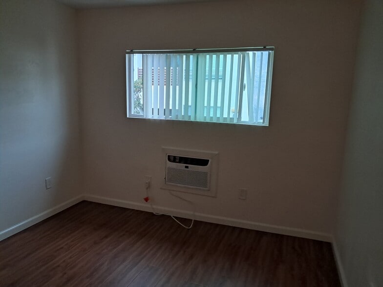 More Photos Of 5130 Yarmouth Ave, Encino Apartments For Sale