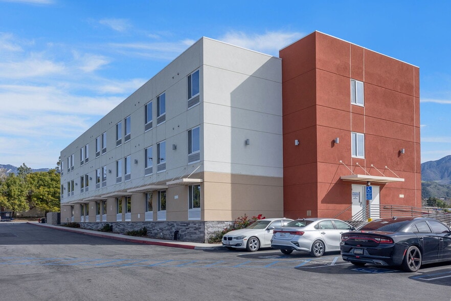 More Photos Of 2659 East Highland Avenue, Highland Hotel For Sale