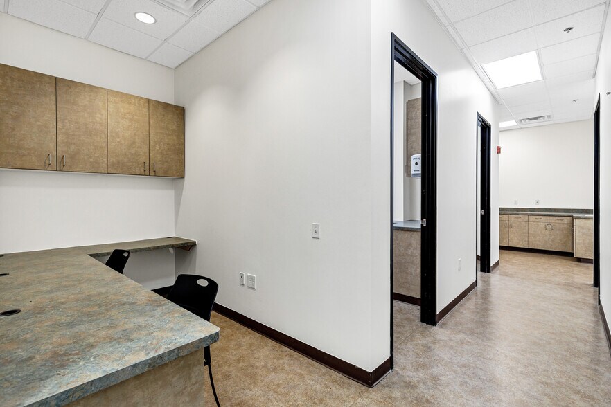 More Photos Of 15405 N 99th Ave, Sun City Medical For Lease
