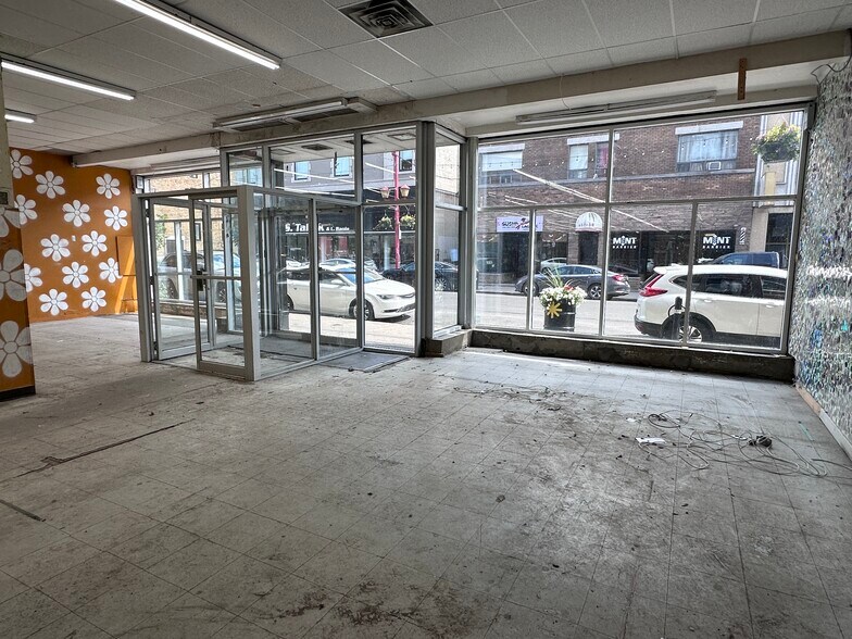 More Photos Of 936-950 Rue Notre-Dame O, Montréal Storefront Retail Residential For Lease