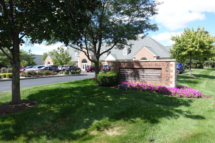 More Photos Of 9750 Lantern Rd, Fishers Office For Lease