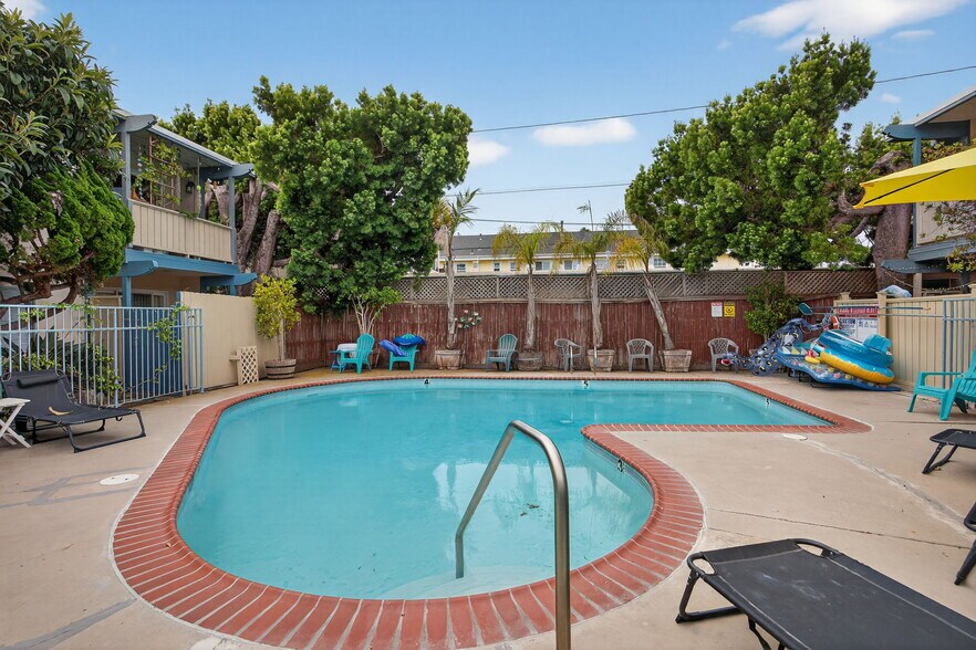 More Photos Of 180 Holly Ave, Carpinteria Apartments For Sale