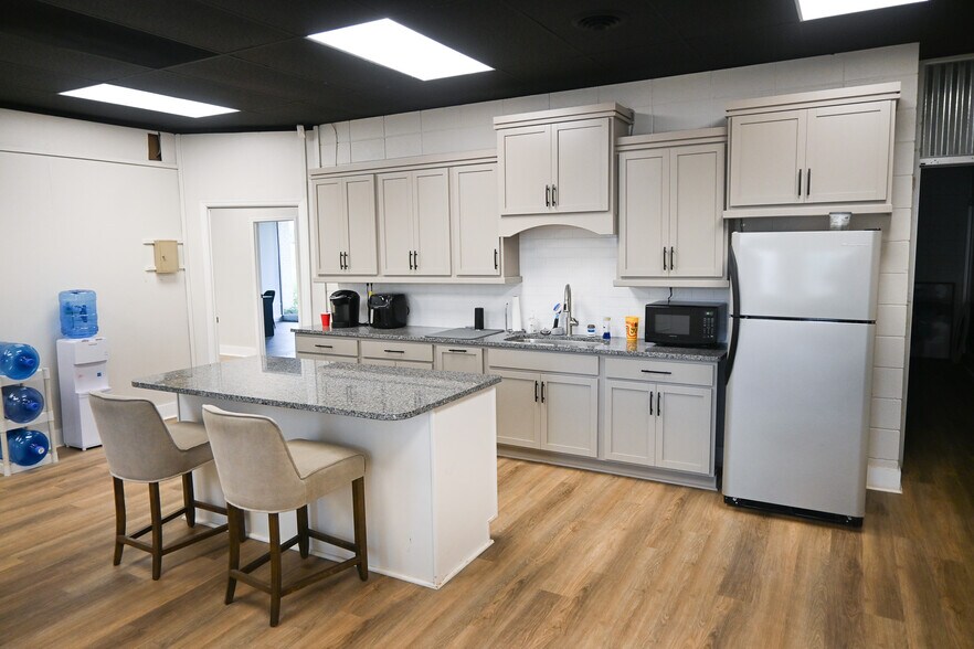 More Photos Of 7220 Governors West NW, Huntsville Industrial For Sale