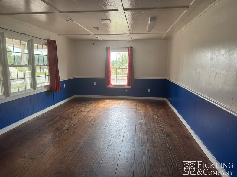 More Photos Of 411 Pea Ridge Rd, Eatonton Freestanding For Lease