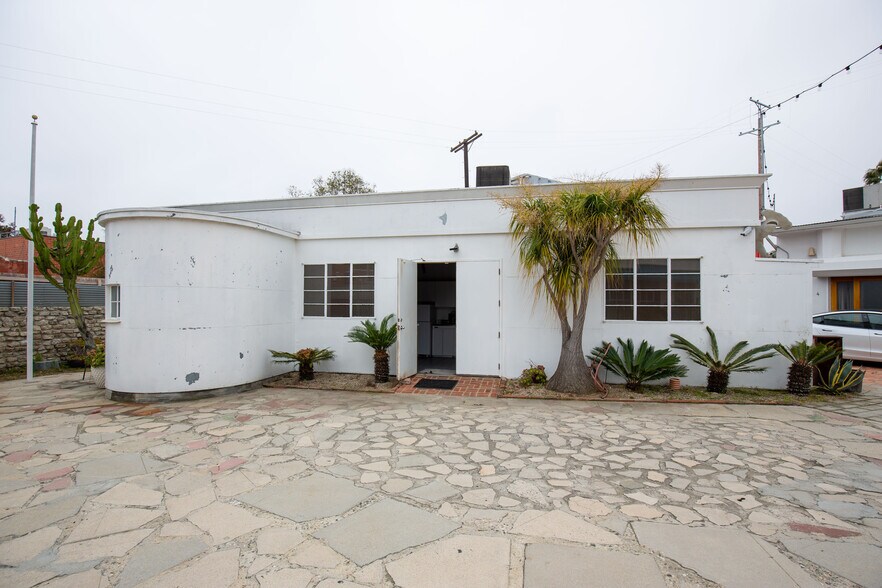 More Photos Of 891 Abbot Kinney Blvd, Venice Loft Creative Space For Sale