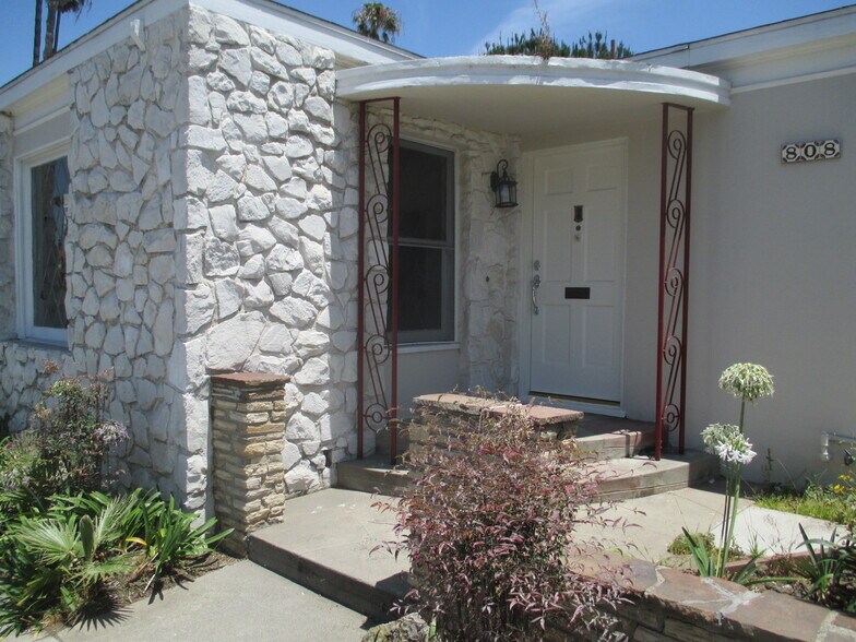 More Photos Of 808 Venice Blvd, Venice Apartments For Sale