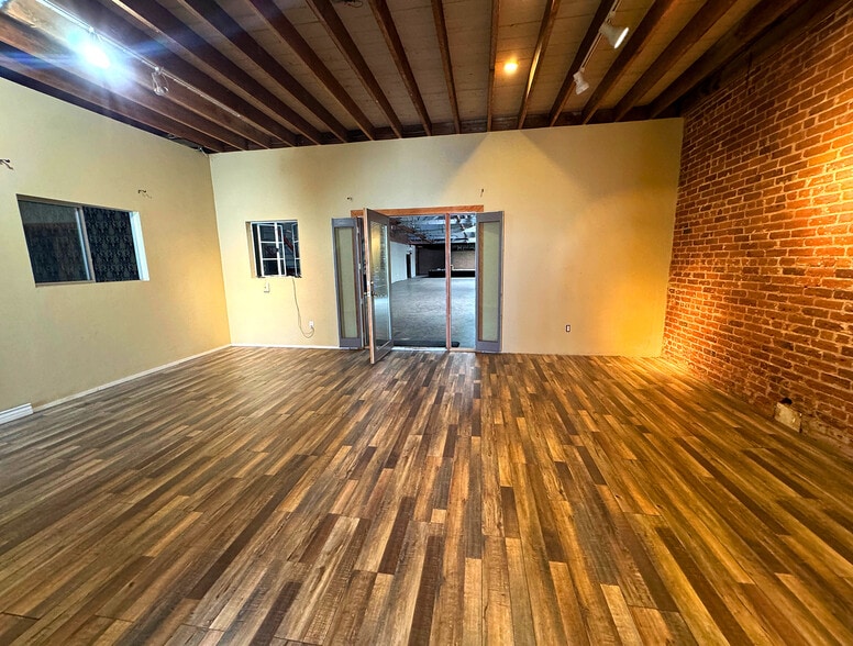 More Photos Of 1827 Hope St, Los Angeles Warehouse For Lease