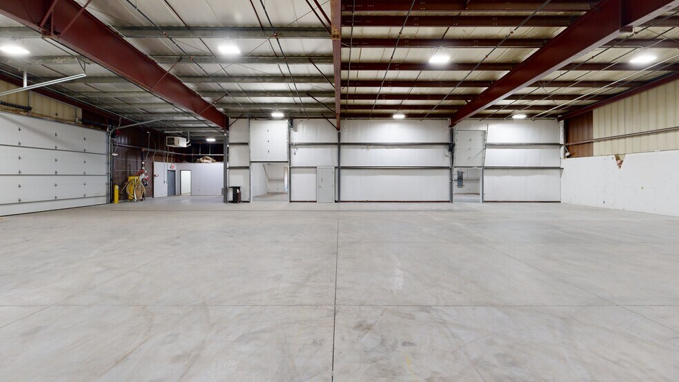 More Photos Of 500 Moasis Dr, Little Chute Light Manufacturing For Lease