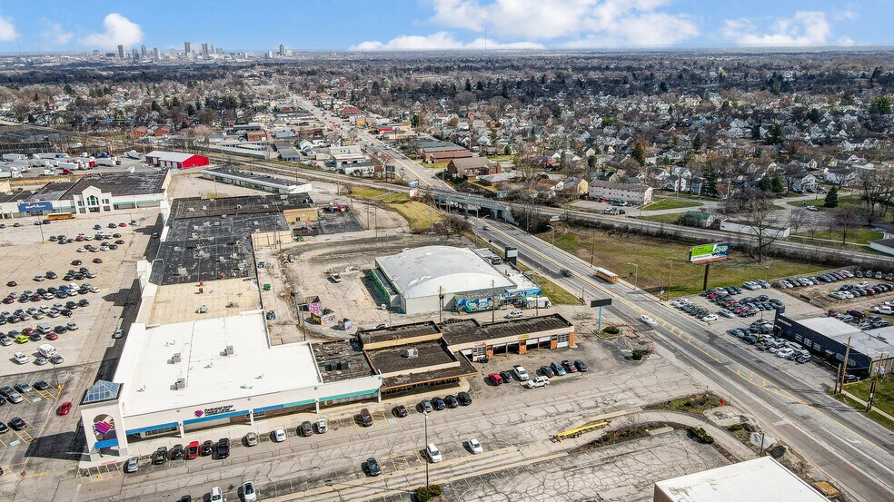 More Photos Of 3440 W Broad St, Columbus Warehouse For Sale