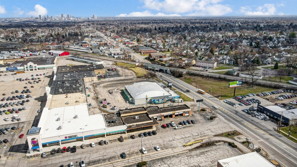 More Photos Of 3440 W Broad St, Columbus Warehouse For Sale