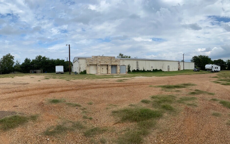 More Photos Of 4004 FM 974, Bryan Showroom For Lease