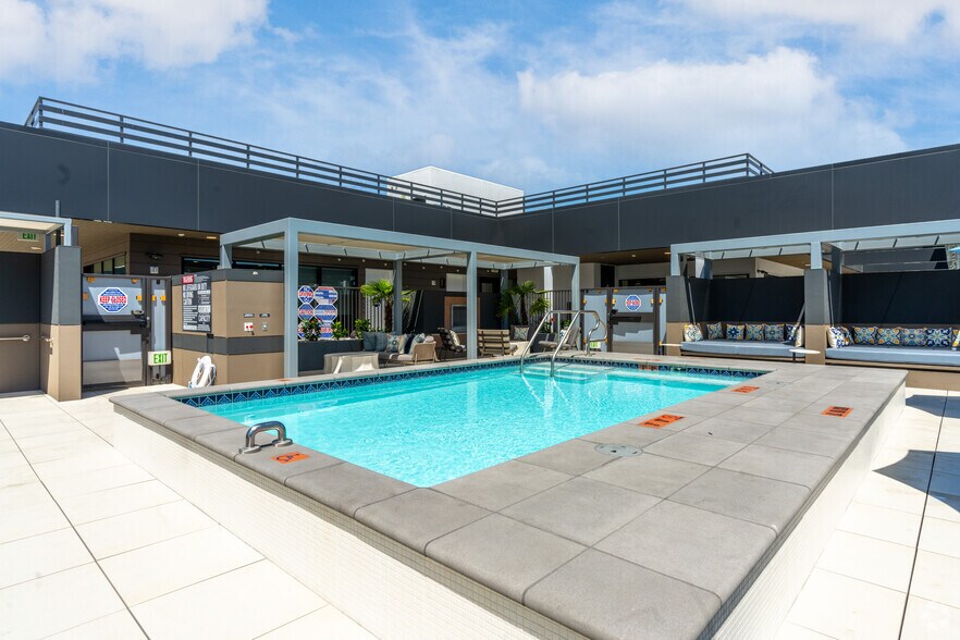 More Photos Of 500 W Broadway, Long Beach Apartments For Lease