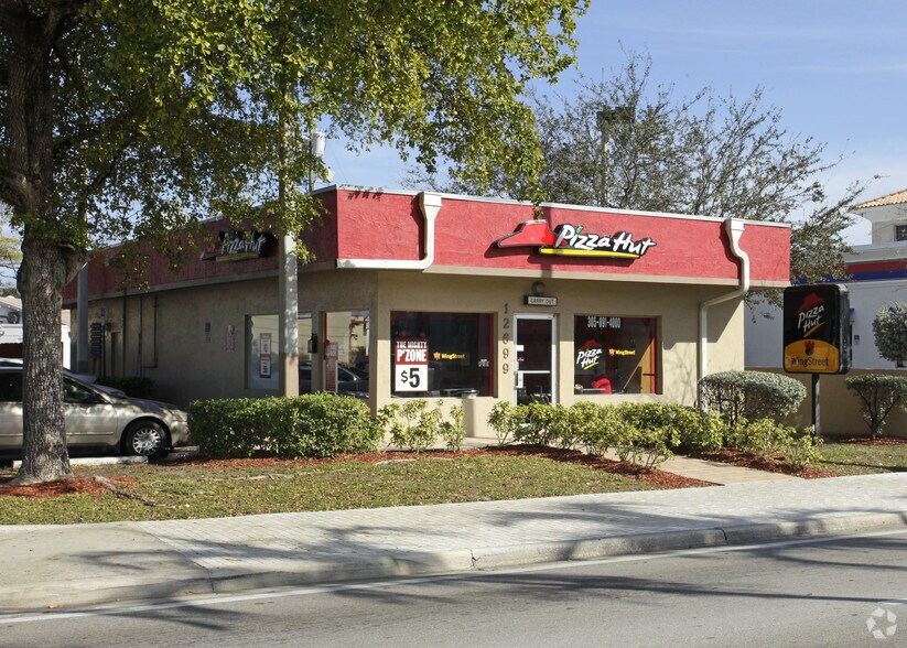 Primary Photo Of 12699 NE 6th Ave, North Miami Fast Food For Sale