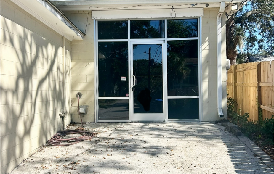 More Photos Of 118 May Ln, Mount Pleasant Storefront Retail Office For Sale