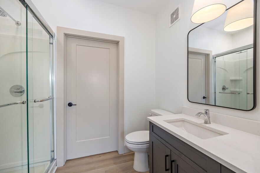 More Photos Of 27 S Squirrel Rd, Auburn Hills Coworking Space