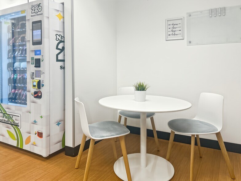 More Photos Of 1800 Pembrook Dr, Orlando Coworking Space