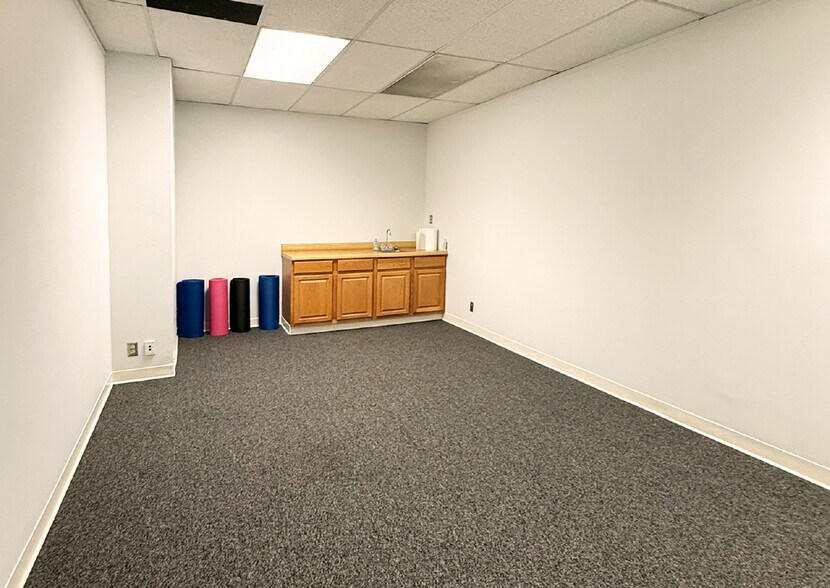 More Photos Of 6121 Indian School Rd NE, Albuquerque Office For Lease