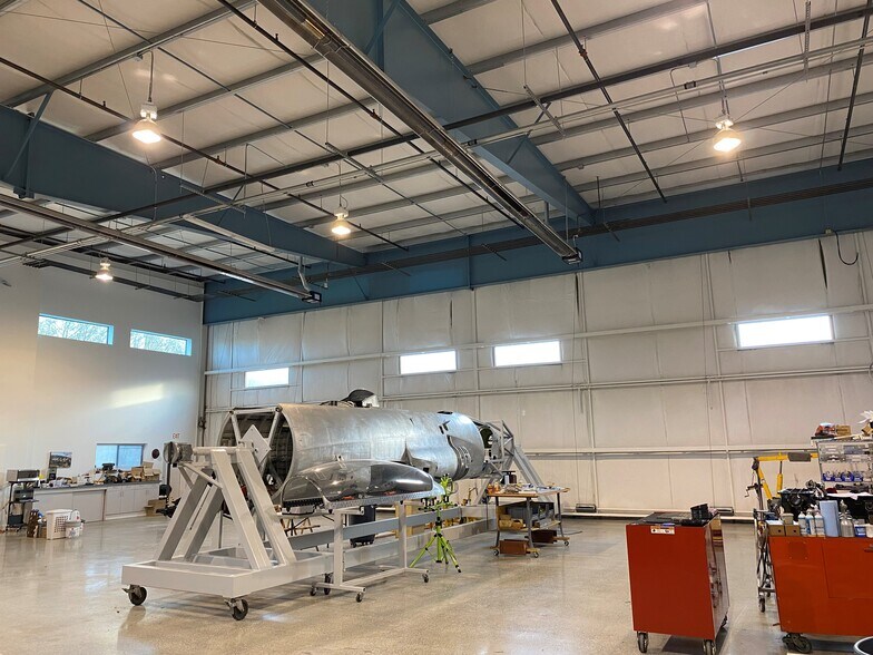 More Photos Of 9730 29th Ave W, Everett Airplane Hangar For Lease