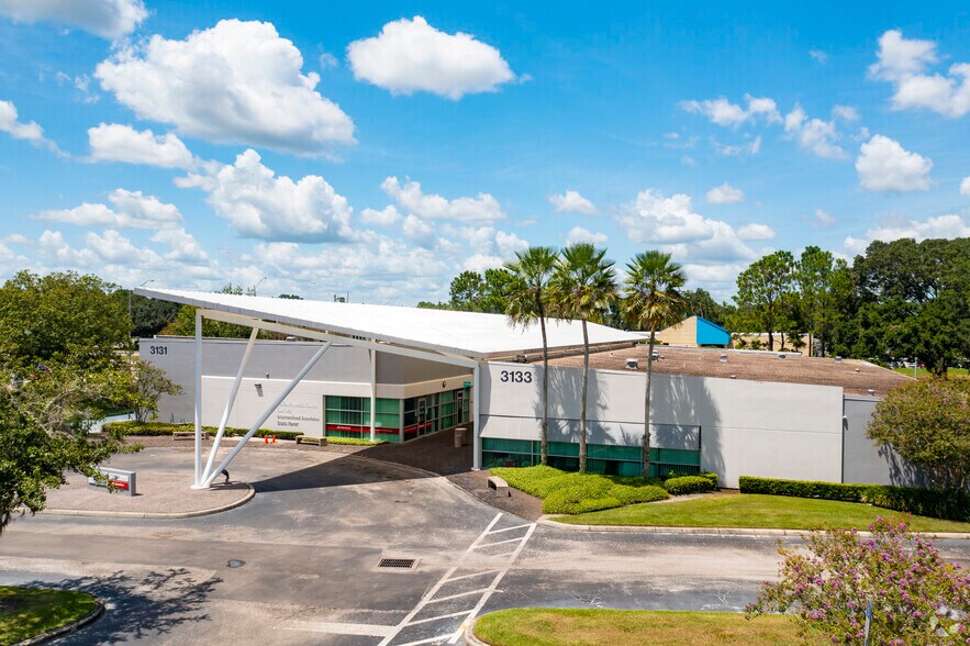 More Photos Of 3037 Lakeland Hills Blvd, Lakeland Unknown For Lease