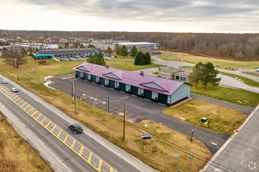More Photos Of 10 Regency Oaks Blvd, Rochester Warehouse For Lease