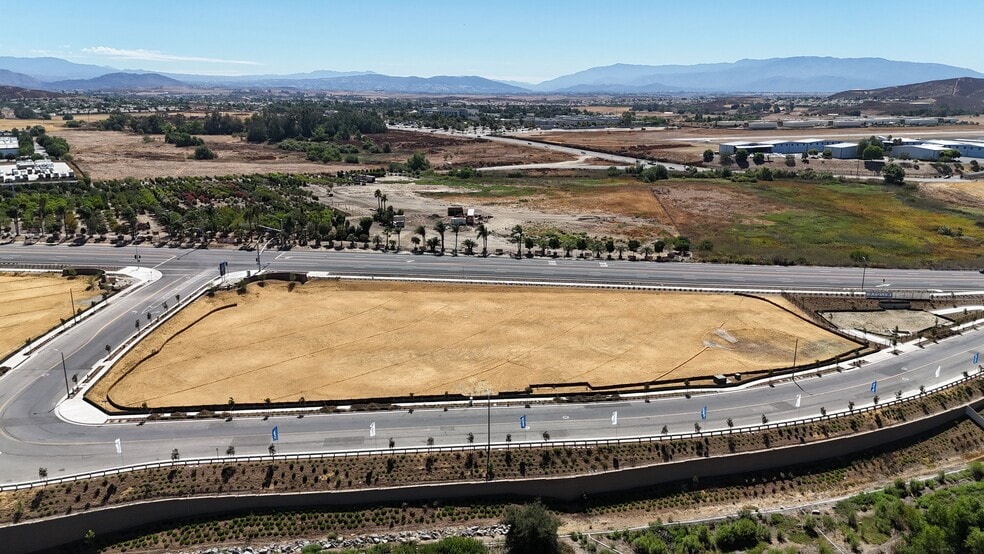 More Photos Of Parcel 3 Willow Springs, Murrieta Land For Lease