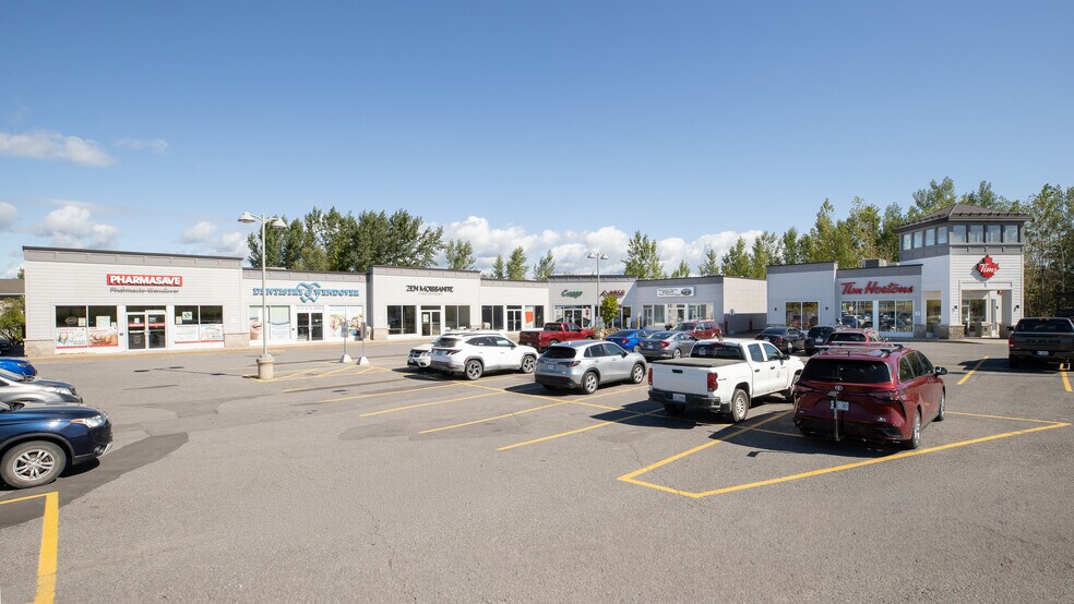 More Photos Of 3184 du Quai Ave, Alfred and Plantagenet Department Store For Lease