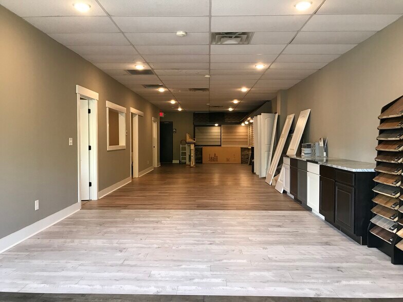 More Photos Of 810 Ohio Pike, Withamsville Office For Lease